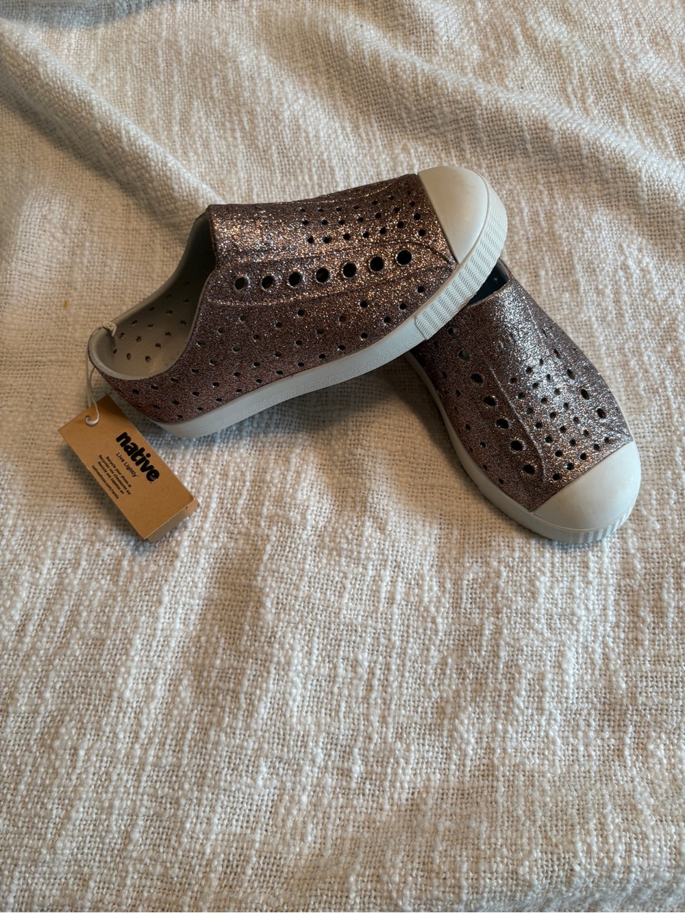 NWT Native Shoes Kids Water Shoes in Glitter Brown with White Soles - Picture 1 of 4